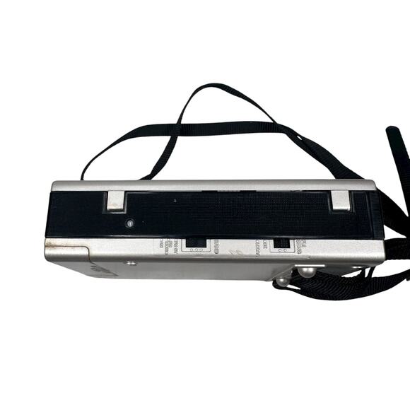 Vintage Sony WM-F8 Walkman FM/AM Cassette Player Stranger Things PARTS OR REPAIR - Picture 5 of 9